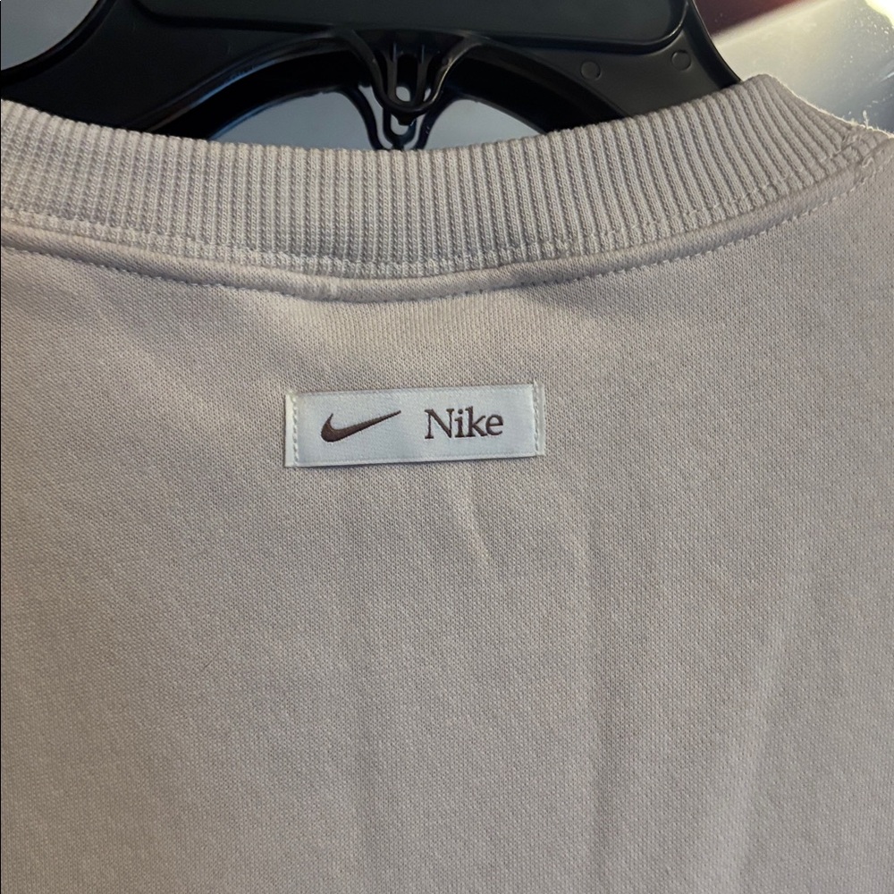 NWT Nike Women’s Crewneck Size XS - Picture 7 of 8